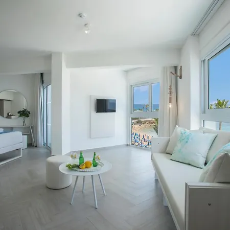 Infinity Blu - Designed For Adults By Louis Hotell 4*