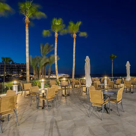 Infinity Blu - Designed For Adults By Louis Hotell 4*