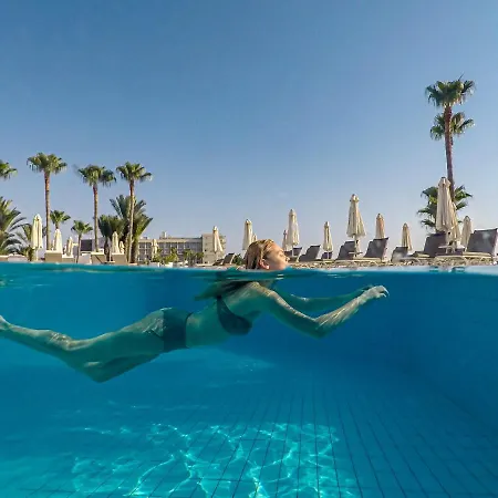 Infinity Blu - Designed For Adults By Louis 4*