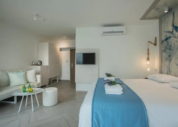 Отель Infinity Blu - Designed For Adults By Louis 4*