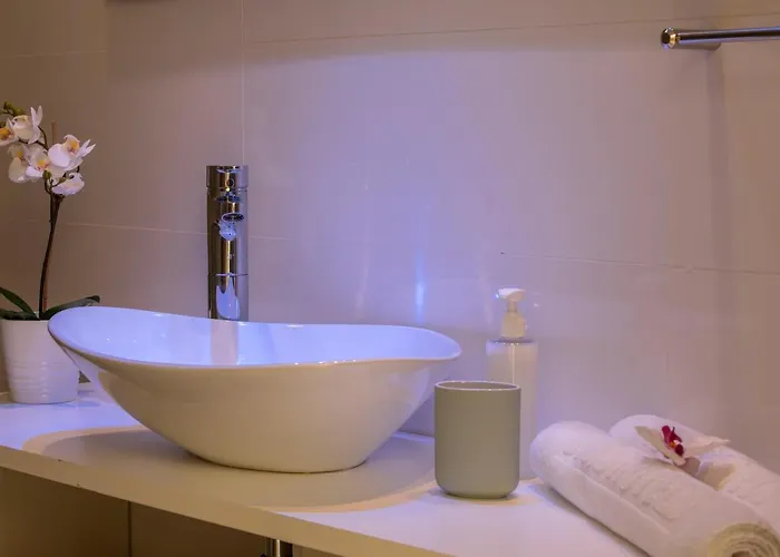 Infinity Blu - Designed For Adults By Louis 4*