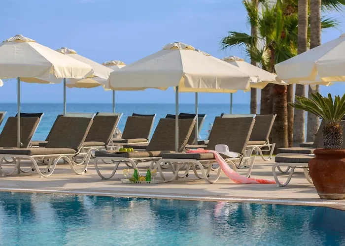 Отель Infinity Blu - Designed For Adults By Louis 4*