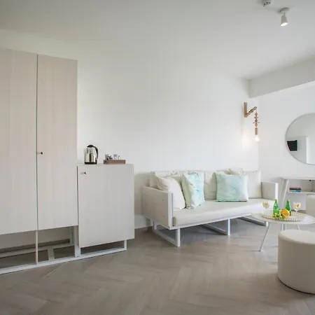 Infinity Blu - Designed For Adults By Louis 4*