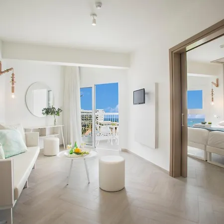 Infinity Blu - Designed For Adults By Louis 4*